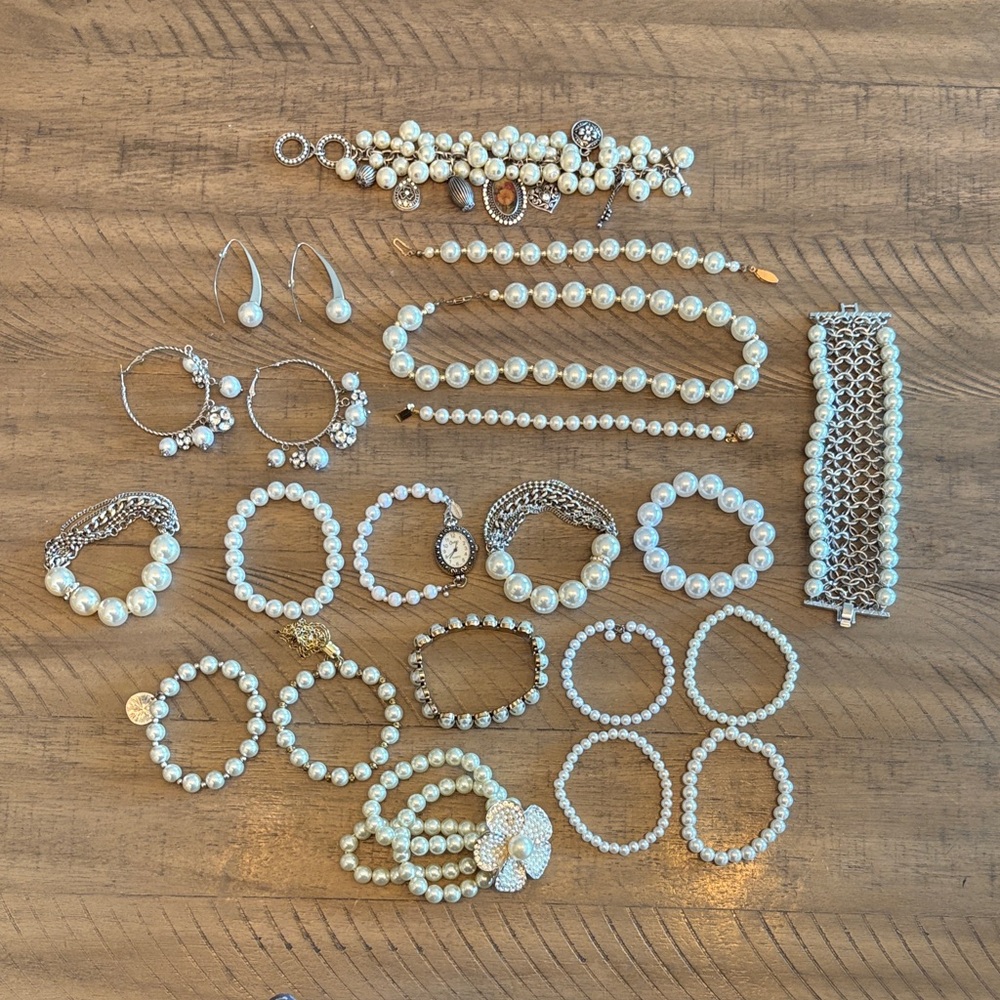 Classic Pearl and Silver Bracelet Set